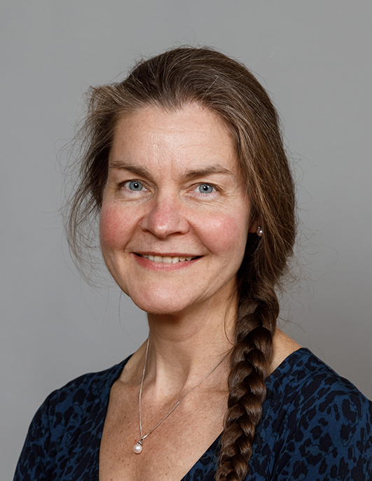 Photo of Dr Fiona Nelson