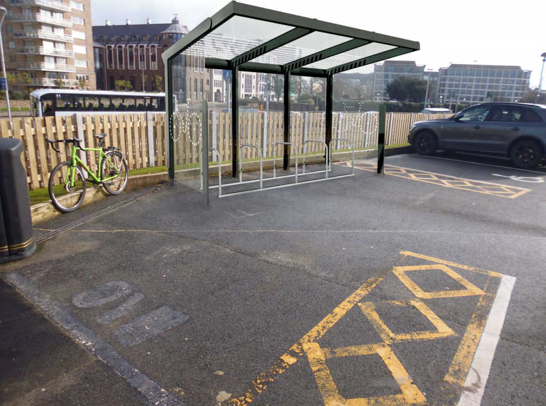 Les Jardins Bus shelter